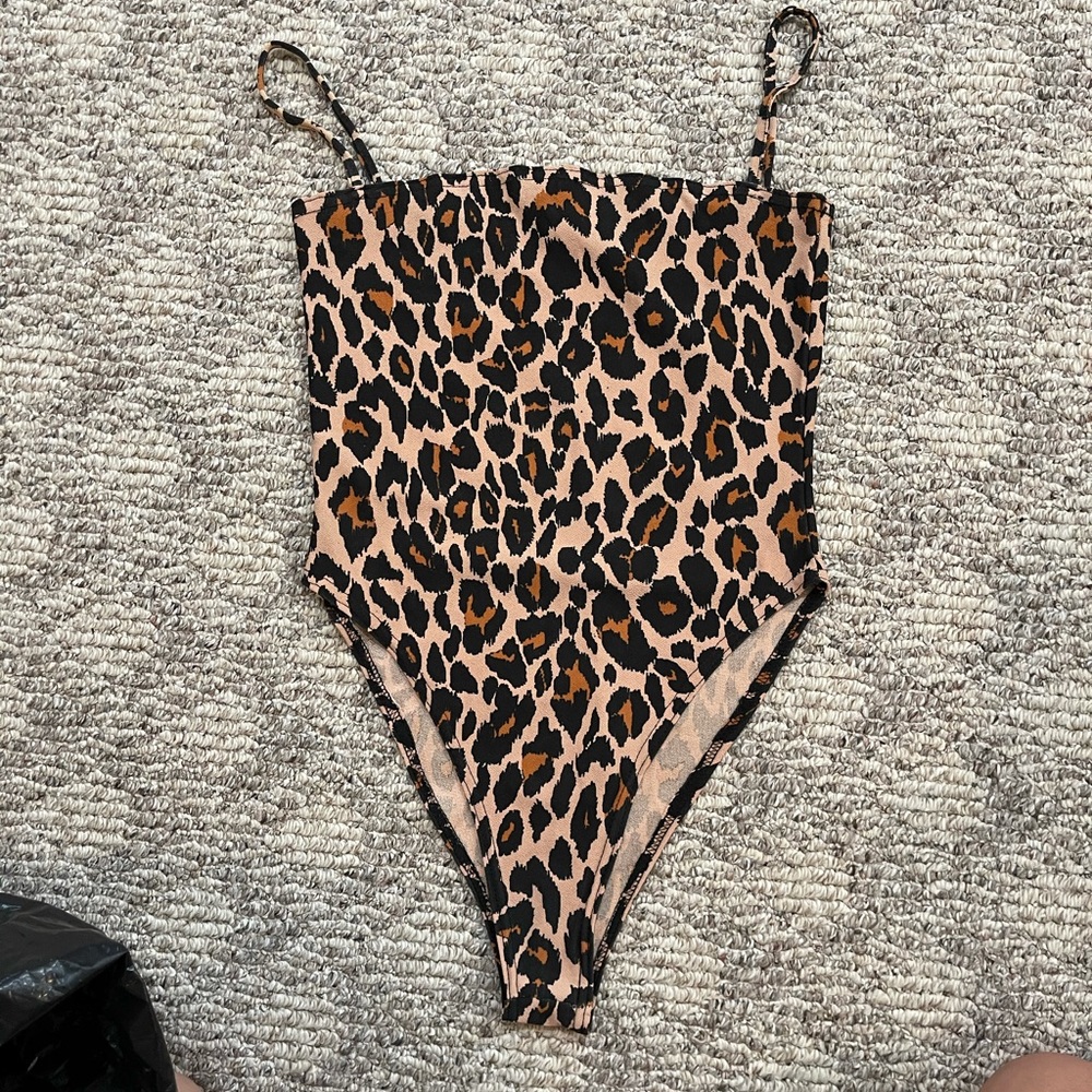 Boohoo leopard bodysuit